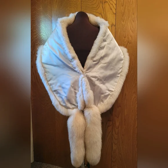 Saga FOX Fur Stole With tails